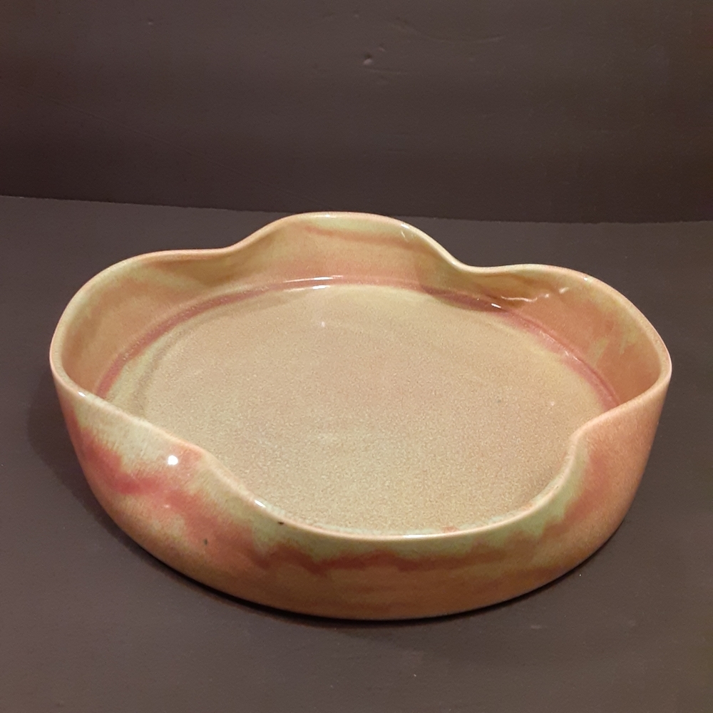 VINTAGE WEST COAST CALIFORNIA 519,  Camel/Salmon GLAZED RUFFLED POTTERY- MCM.